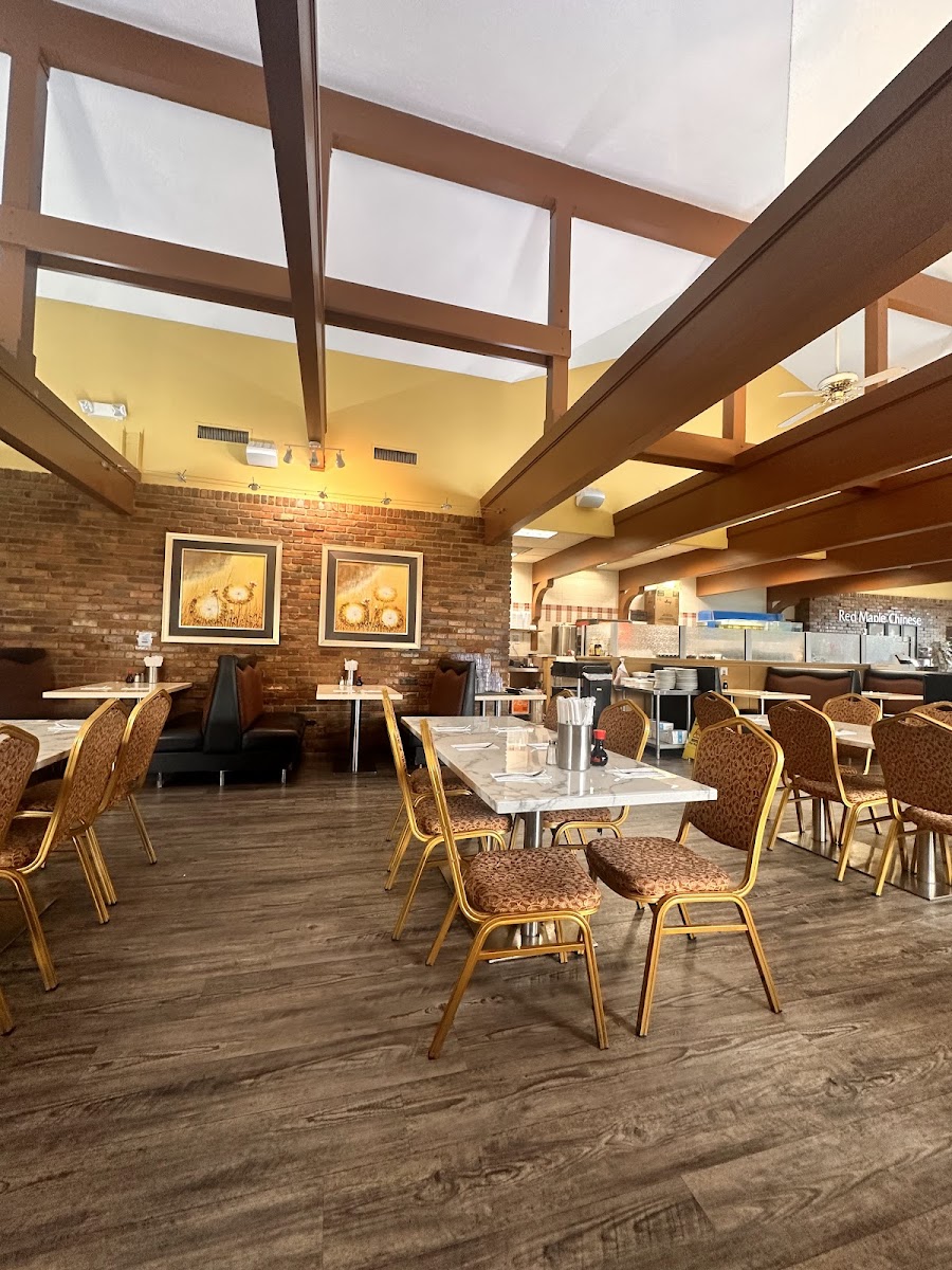 Red Maple Chinese Restaurant - 3