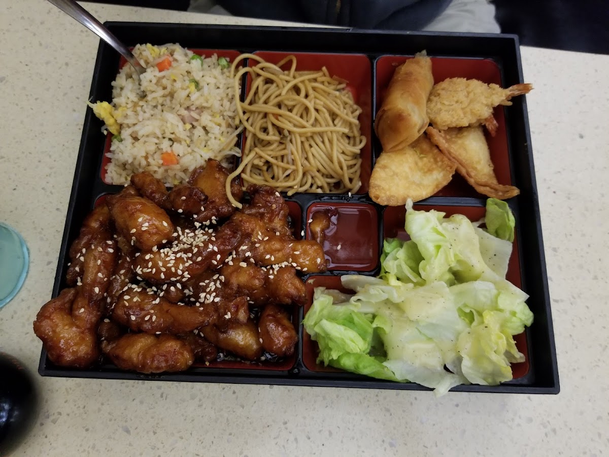 Red Maple Chinese Restaurant - 5