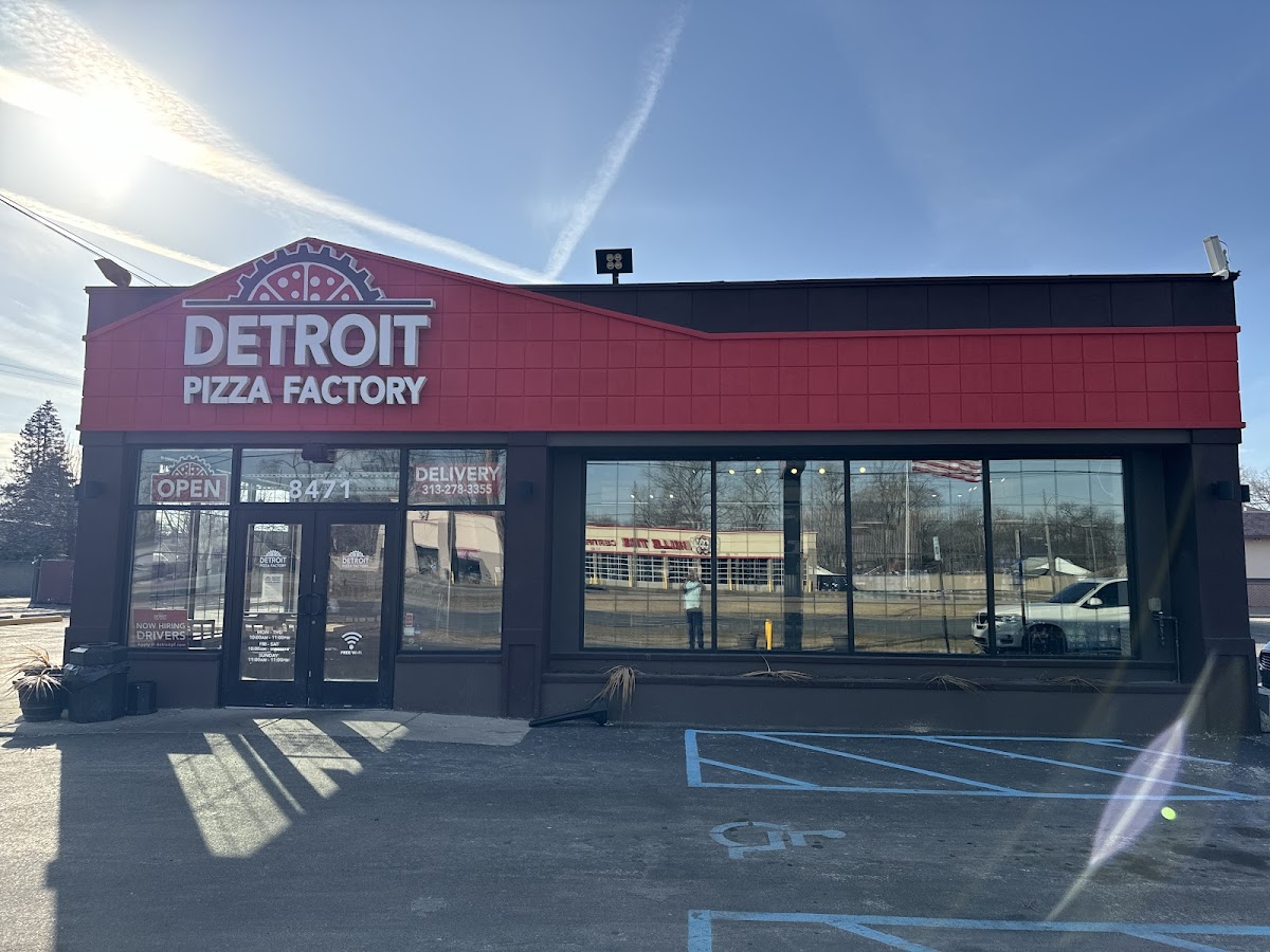 Detroit Pizza Factory #1 (Near Joy Rd) - 4