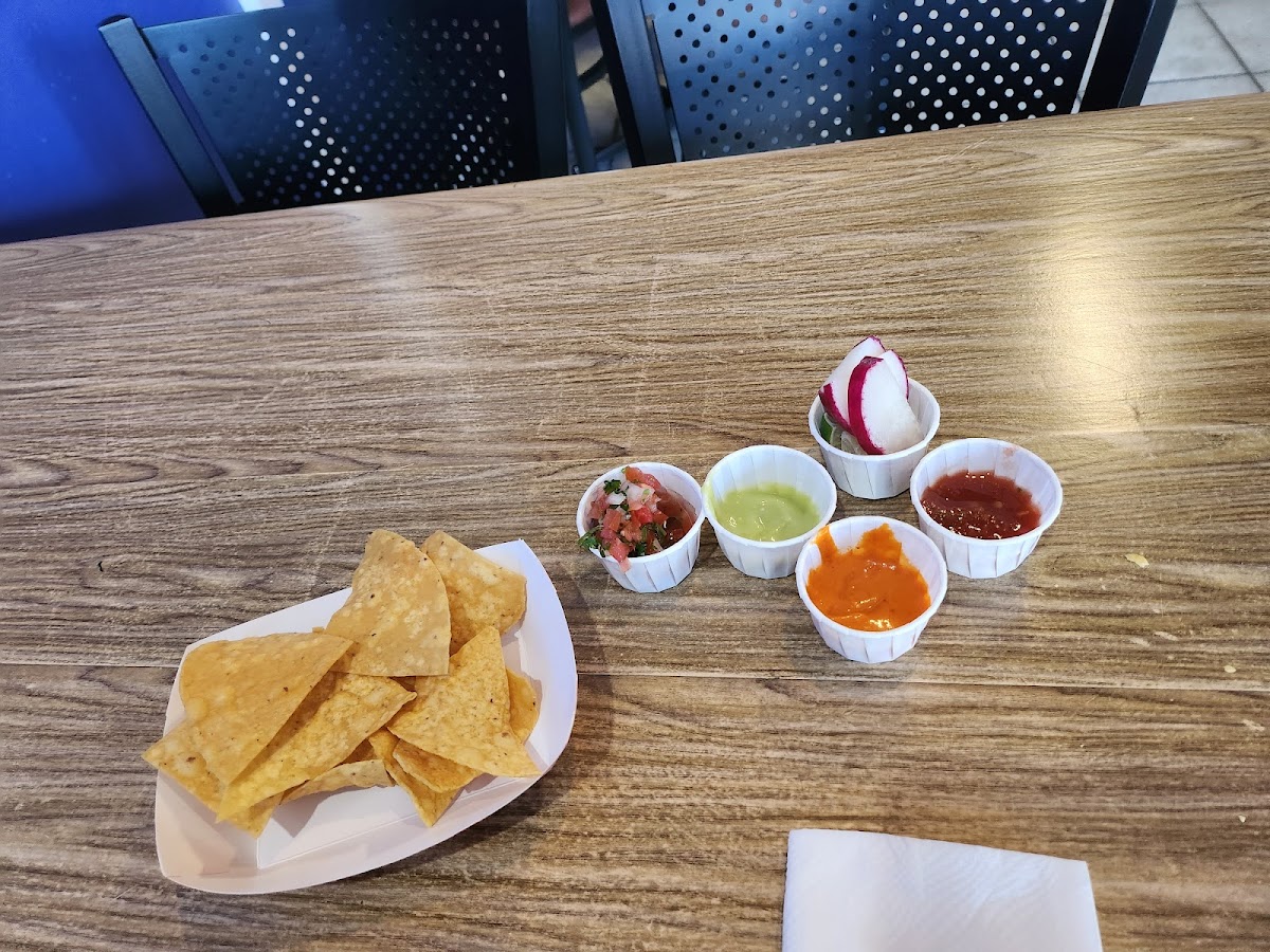 Taquería Los Moreno - 6