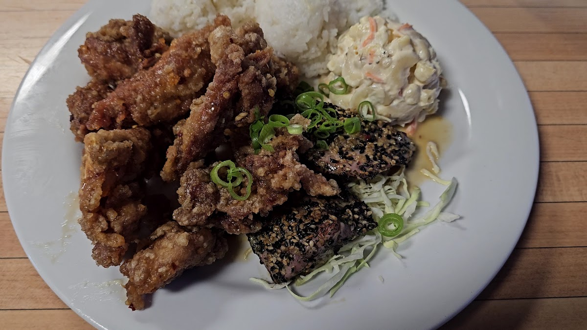 The Alley Restaurant at Aiea Bowl - 2
