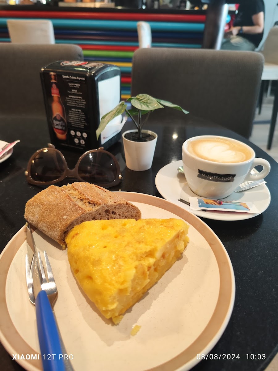 CAFE BAR LALUMA - 2