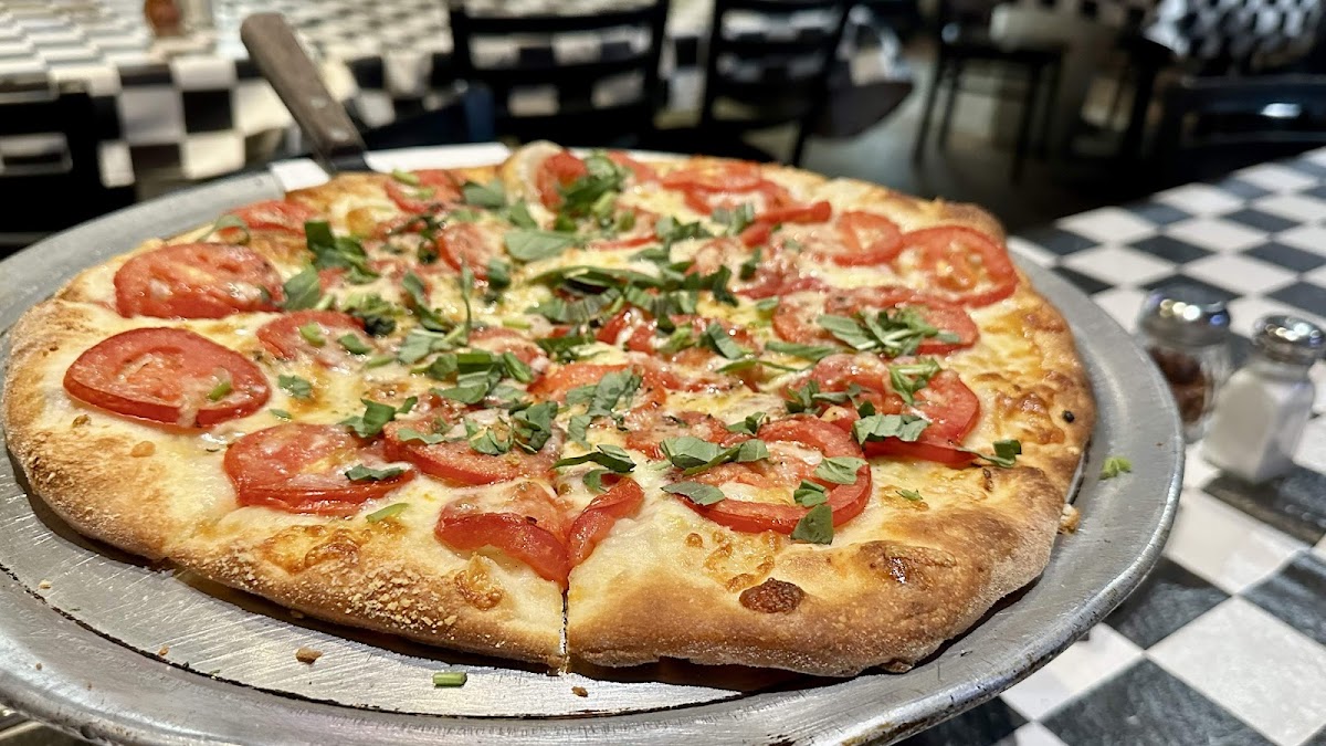 Wise Guys Pizzeria - 3