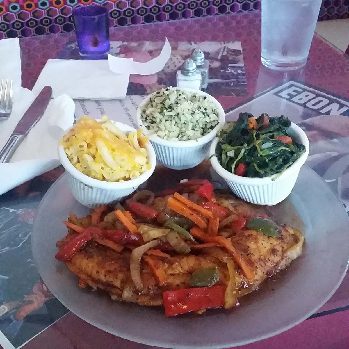 Diamondz N Da Ruff Cafe And Lounge - 2