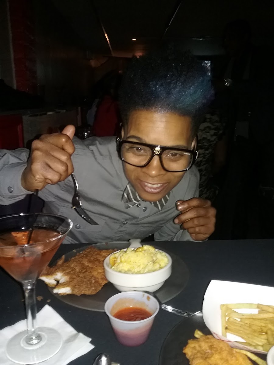 Diamondz N Da Ruff Cafe And Lounge - 8