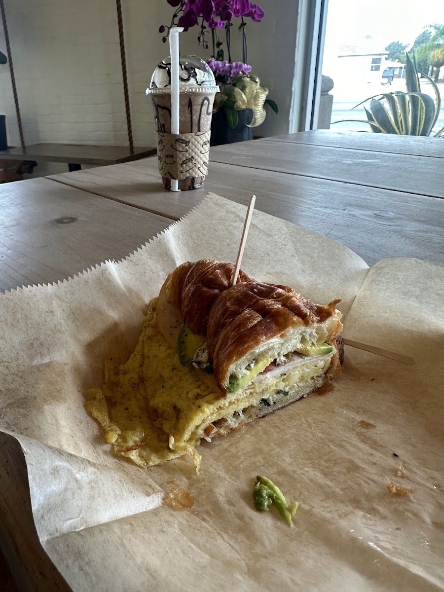 Taliza Coffee & Brunch - 6