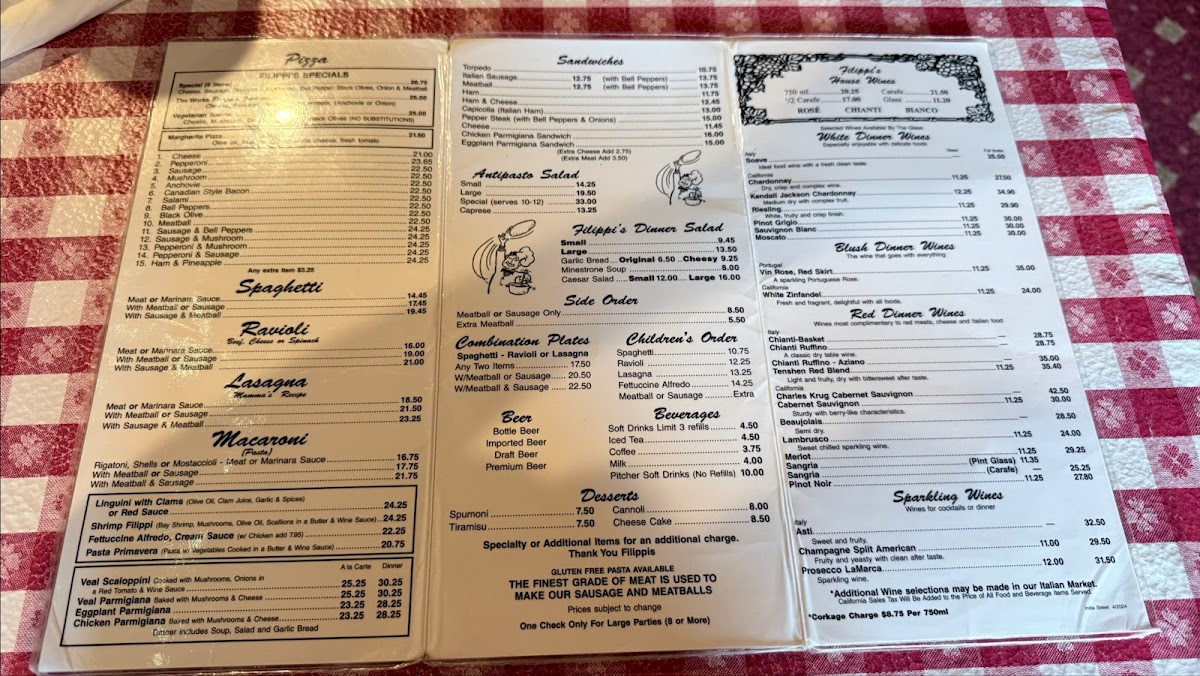 Filippi's Pizza Grotto Little Italy - 6