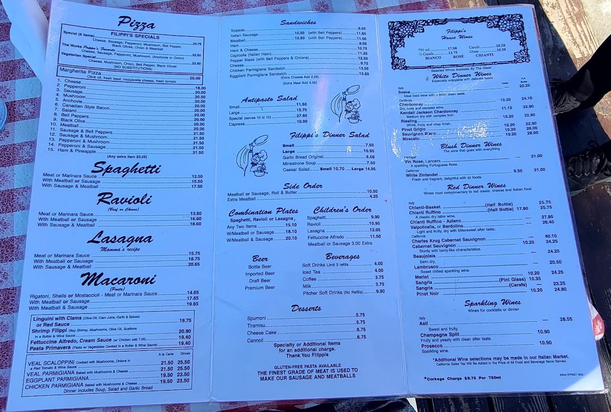 Filippi's Pizza Grotto Little Italy - 8