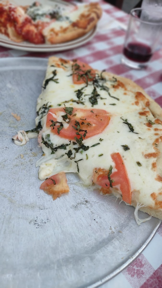 Filippi's Pizza Grotto Little Italy - 7