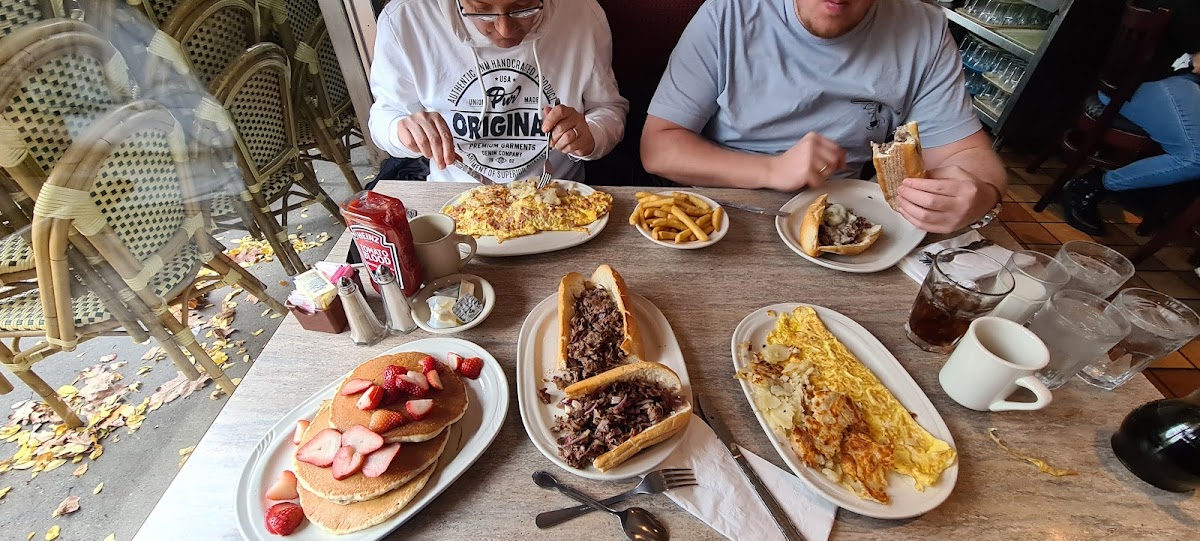 Little Pete's - 5
