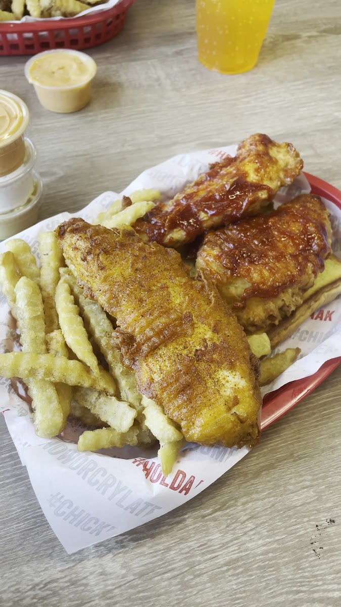 HOLDAAK Fried Chicken - 2