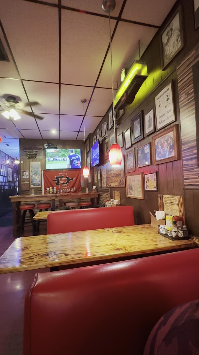Longhorn Bar & Grill - 2