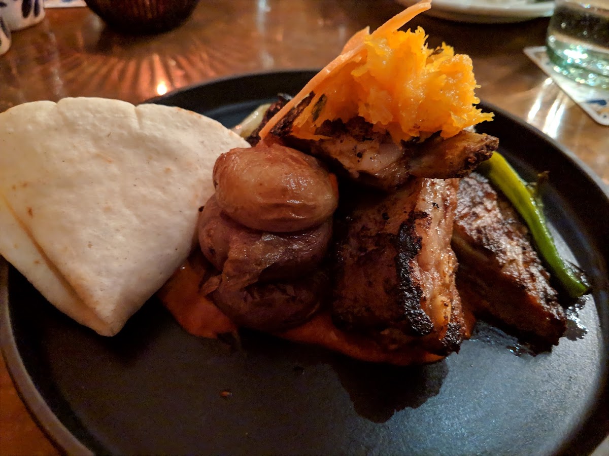Hugo's - 5