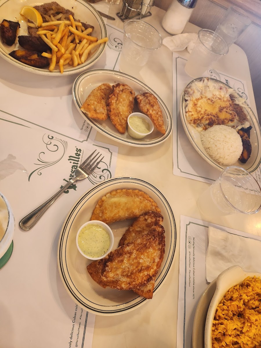 Versailles Restaurant Cuban Cuisine - 8