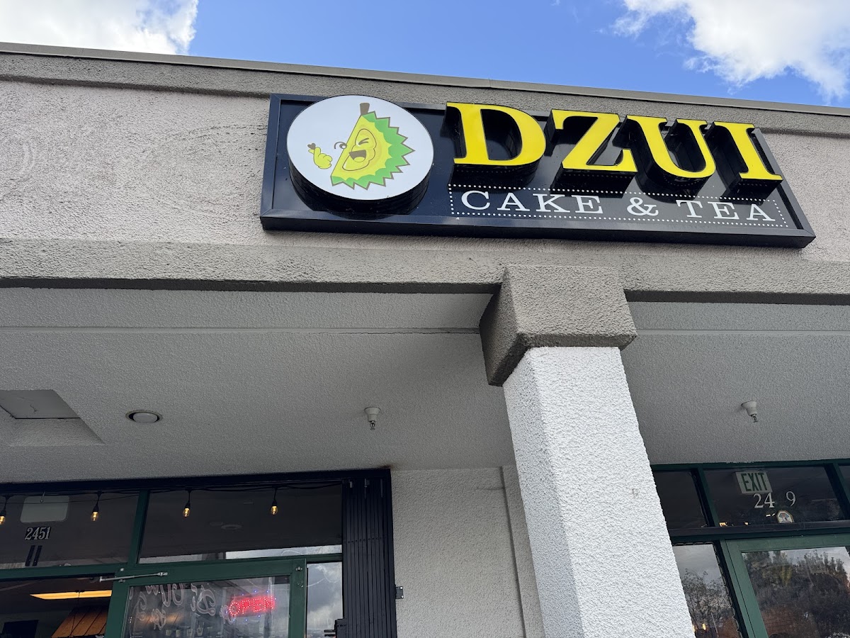 Dzui's Cakes and Desserts