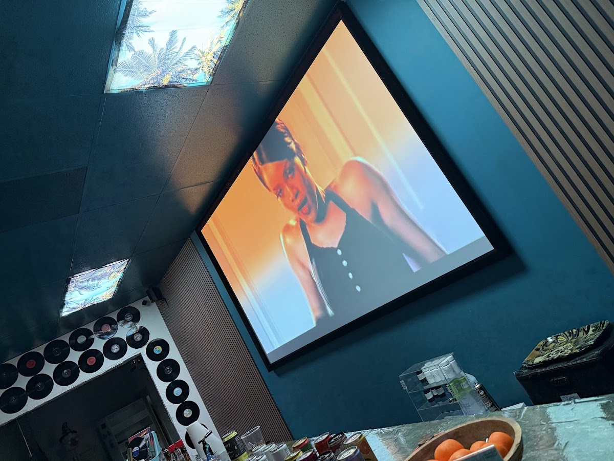 Leef Kava & Kratom Lounge - 9