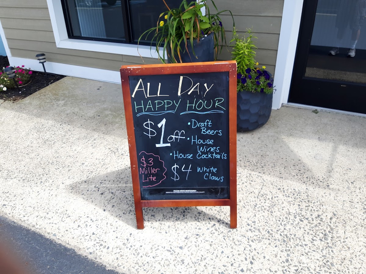 Max's Bar & Grill - 7