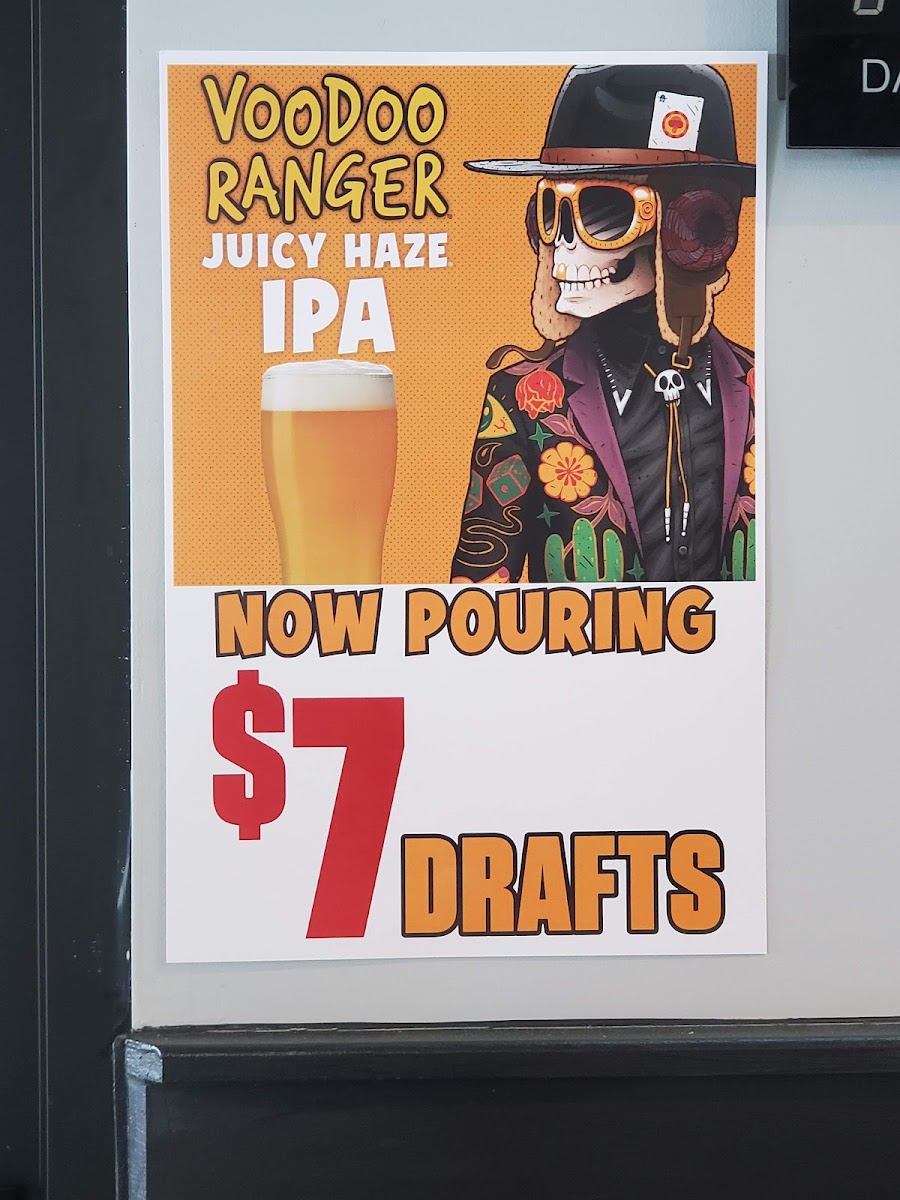 Max's Bar & Grill - 8