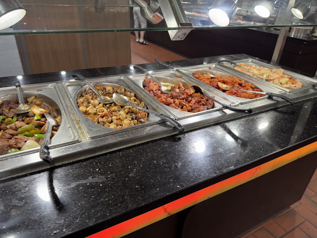 Royal Buffet & Grill - 10
