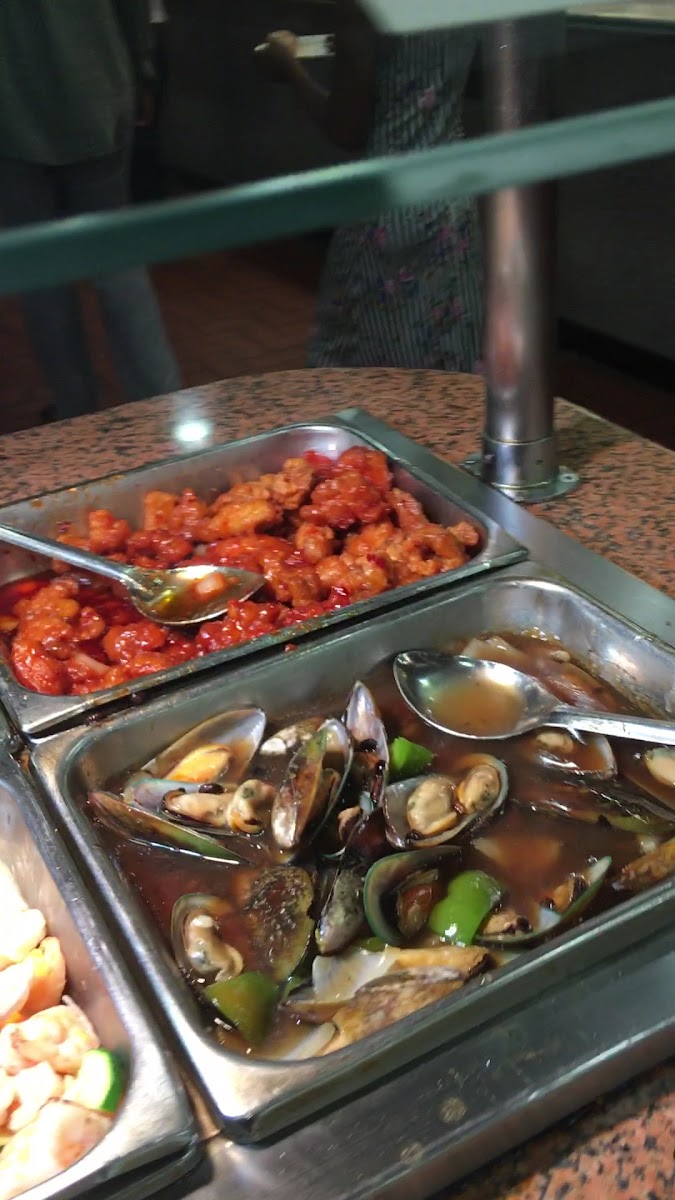 Royal Buffet & Grill - 2