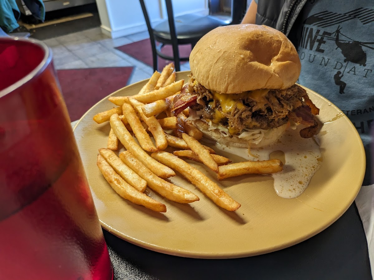 Good Truckin' Diner - 5
