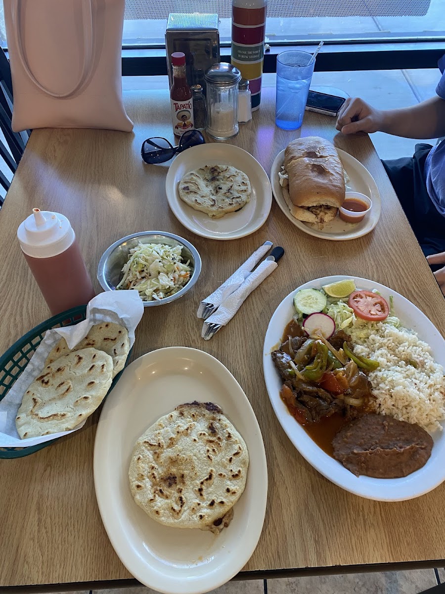 Las Pupusas Restaurant - 7