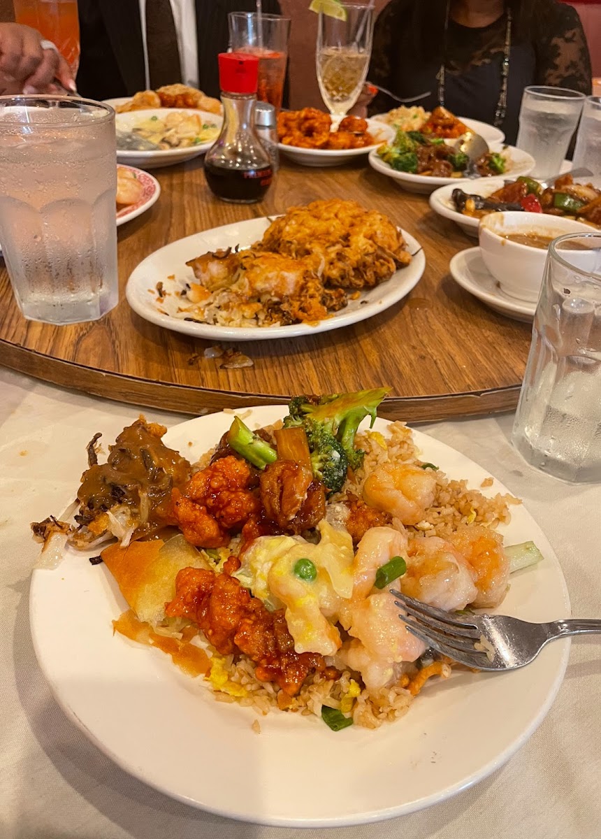 Fu's Palace Restaurant - 3