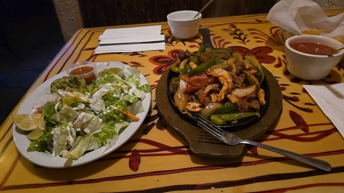 La Barca Restaurant - 9