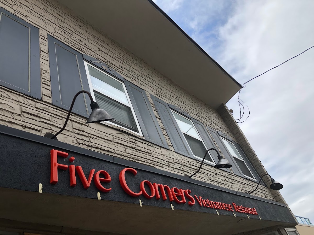Five Corners Vietnamese Restaurant - 4