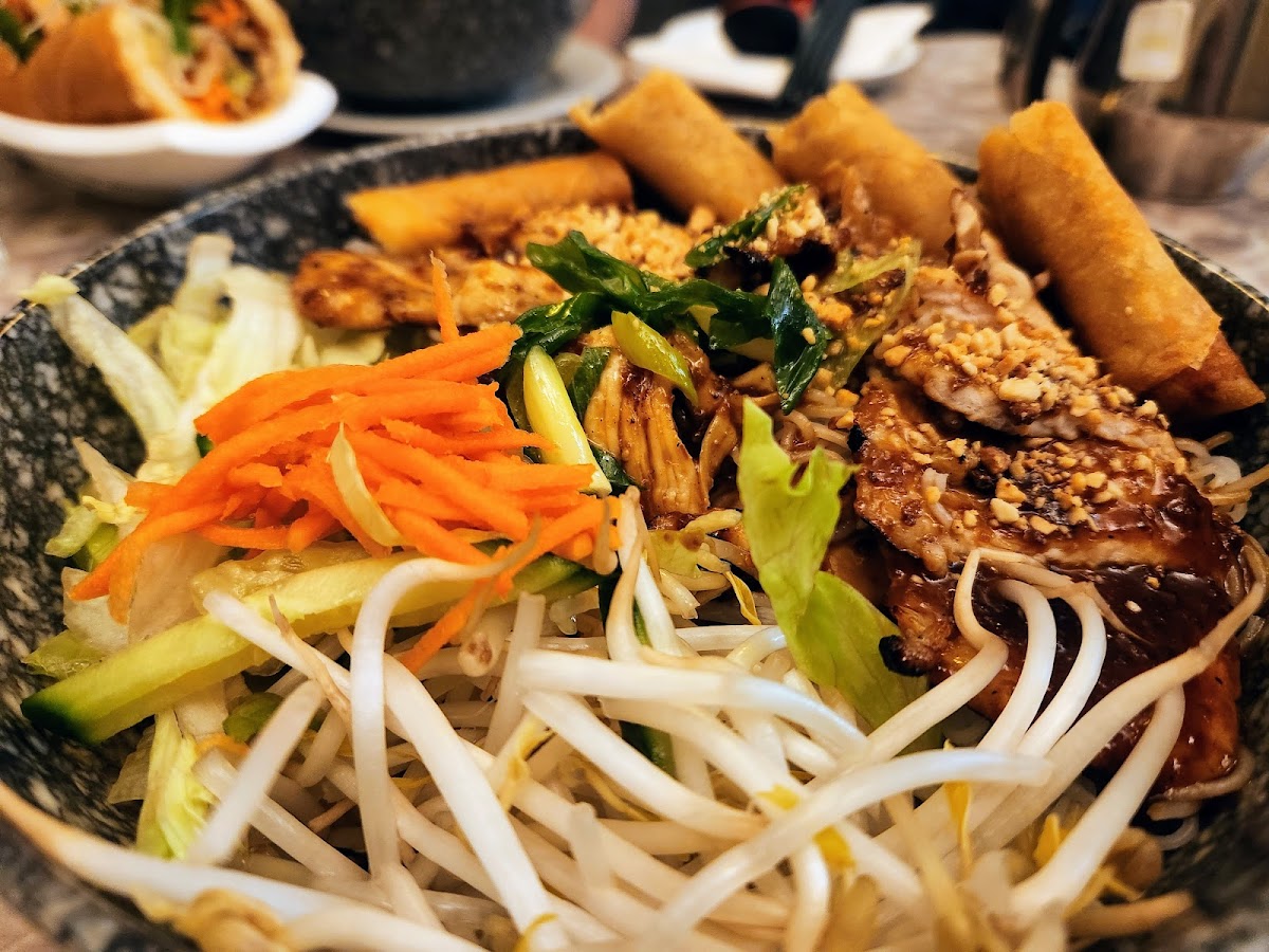 Five Corners Vietnamese Restaurant - 7