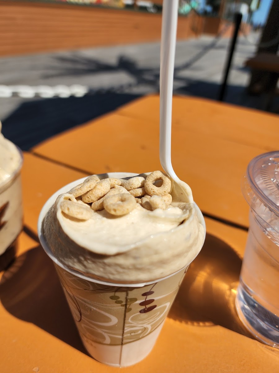 Bashful Banana Bakery & Cafe - 10