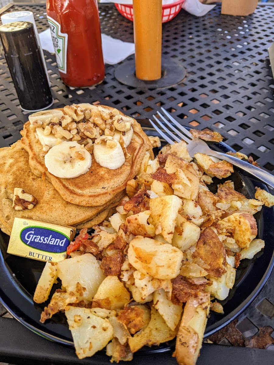 Bashful Banana Bakery & Cafe - 6