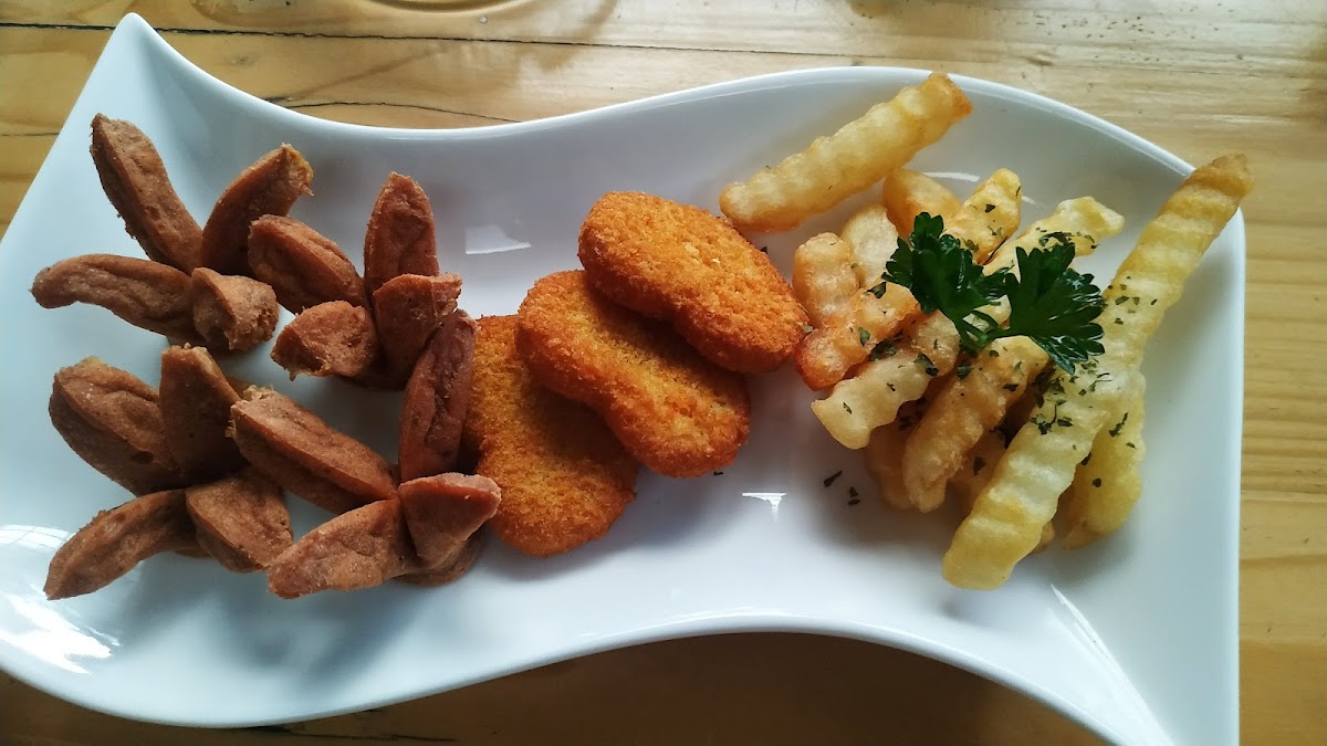 DT Coffee and Eatery - 8