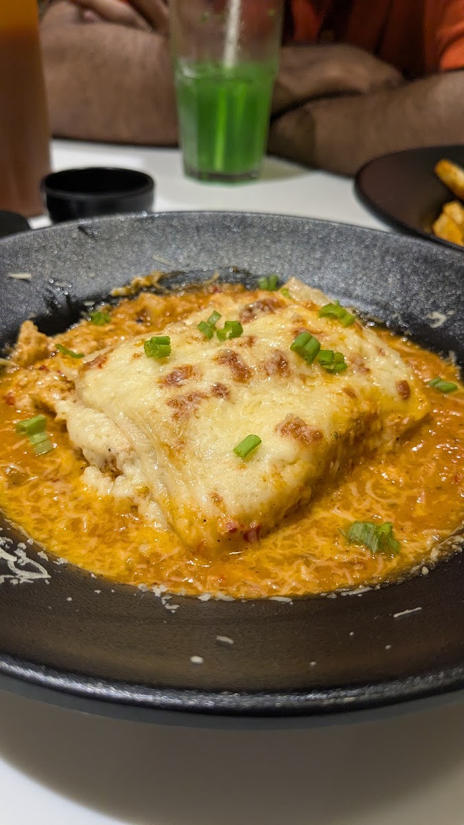 Grub Box Cafe & Bistro - 8