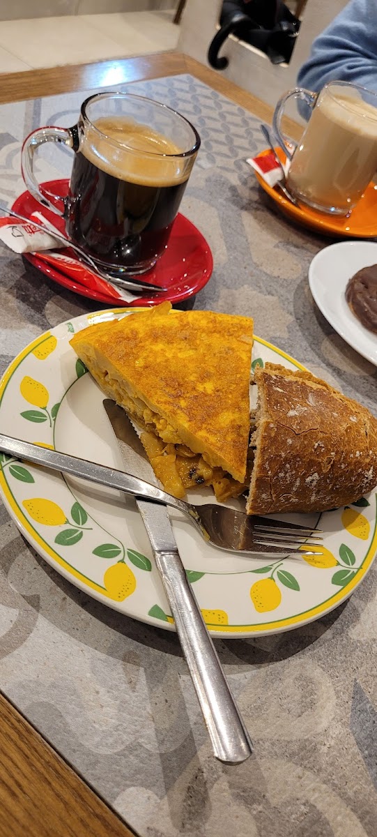 Panadaría - Cafetaría O Cruceiro - 10