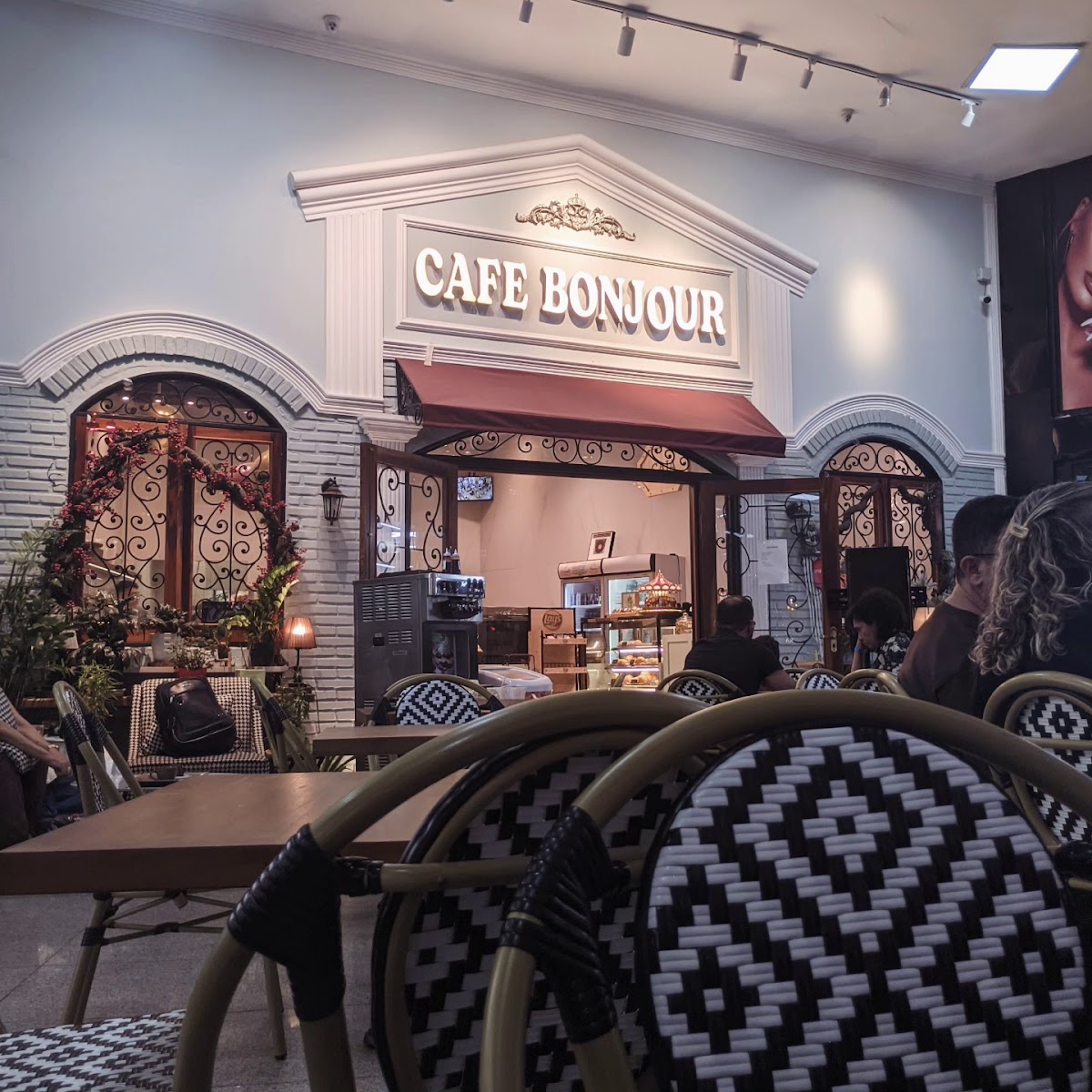 Cafe Bonjour