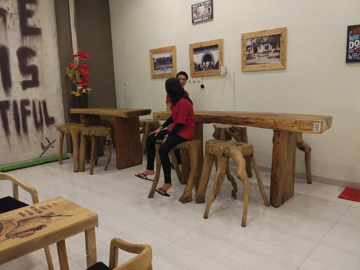 Gunung Batu 16 Bistroit Cafe - 2