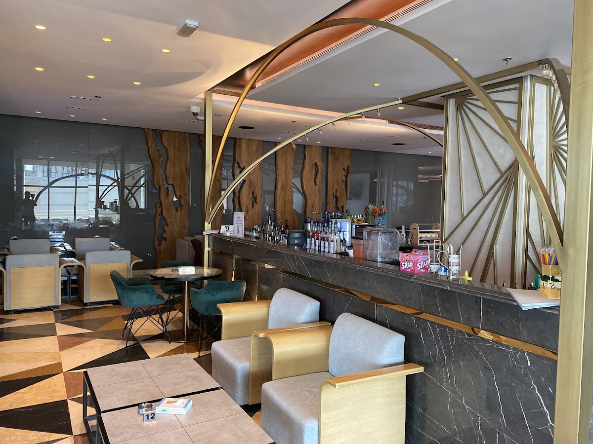 مطعم ومقهى بورتو Porto Cafe