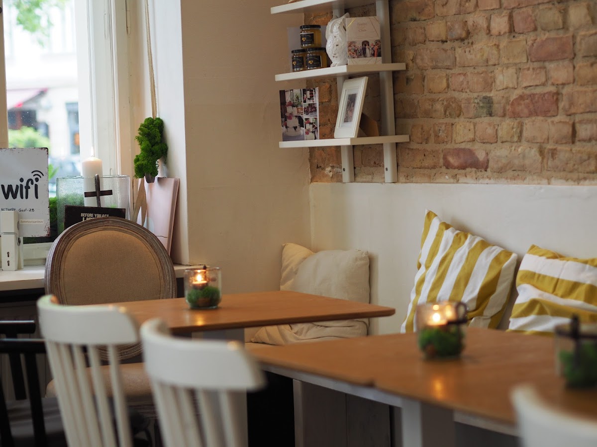 Cafe & Boutique Patisserie bei Zucker Boutique - 3