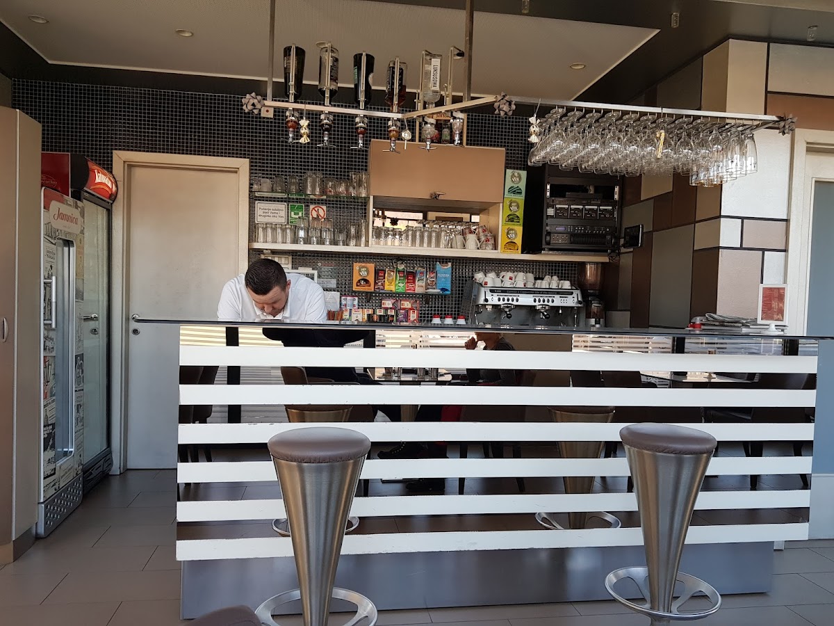 Caffe bar 'MiniJet' - 3