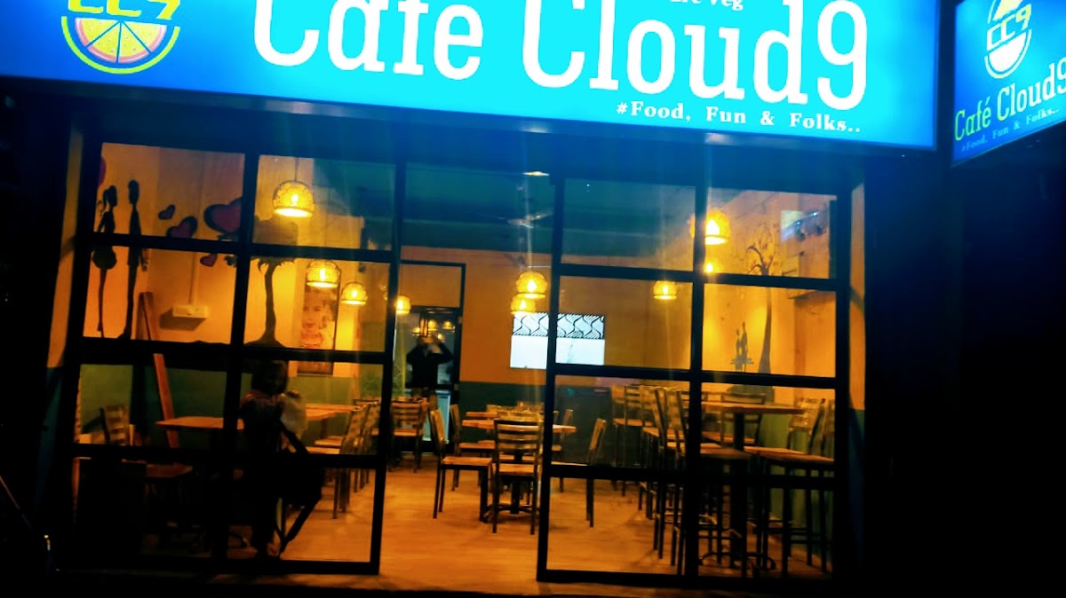 Cafe Cloud 9