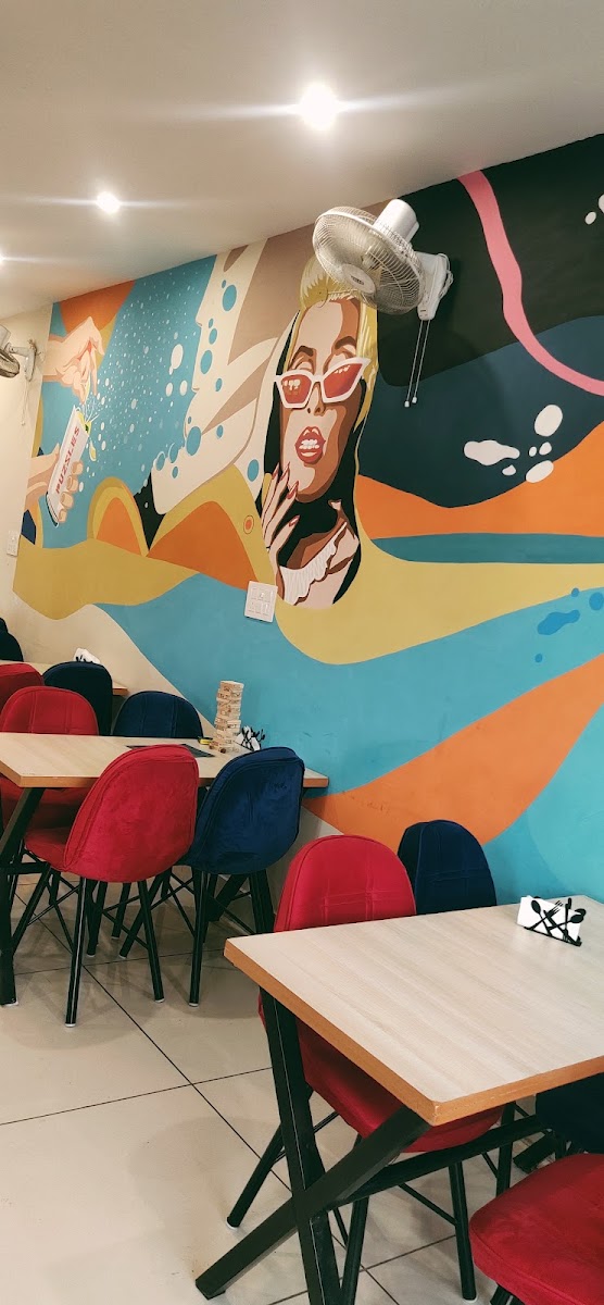 Puzzles Cafe and Restaurant