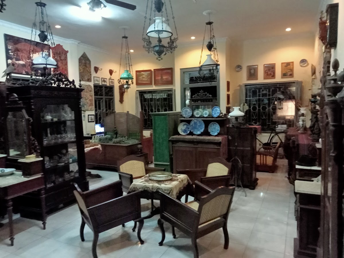 KENDEDES CAFE & ANTIQUE SHOP꧋ꦏꦼꦤ꧀ꦝꦼꦣꦼꦱ꧀ꦕꦥ꦳ꦺ&ꦄꦤ꧀ꦠꦶꦐꦸꦮꦺꦱ꧀ꦲꦺꦴꦥ꧀ - 2