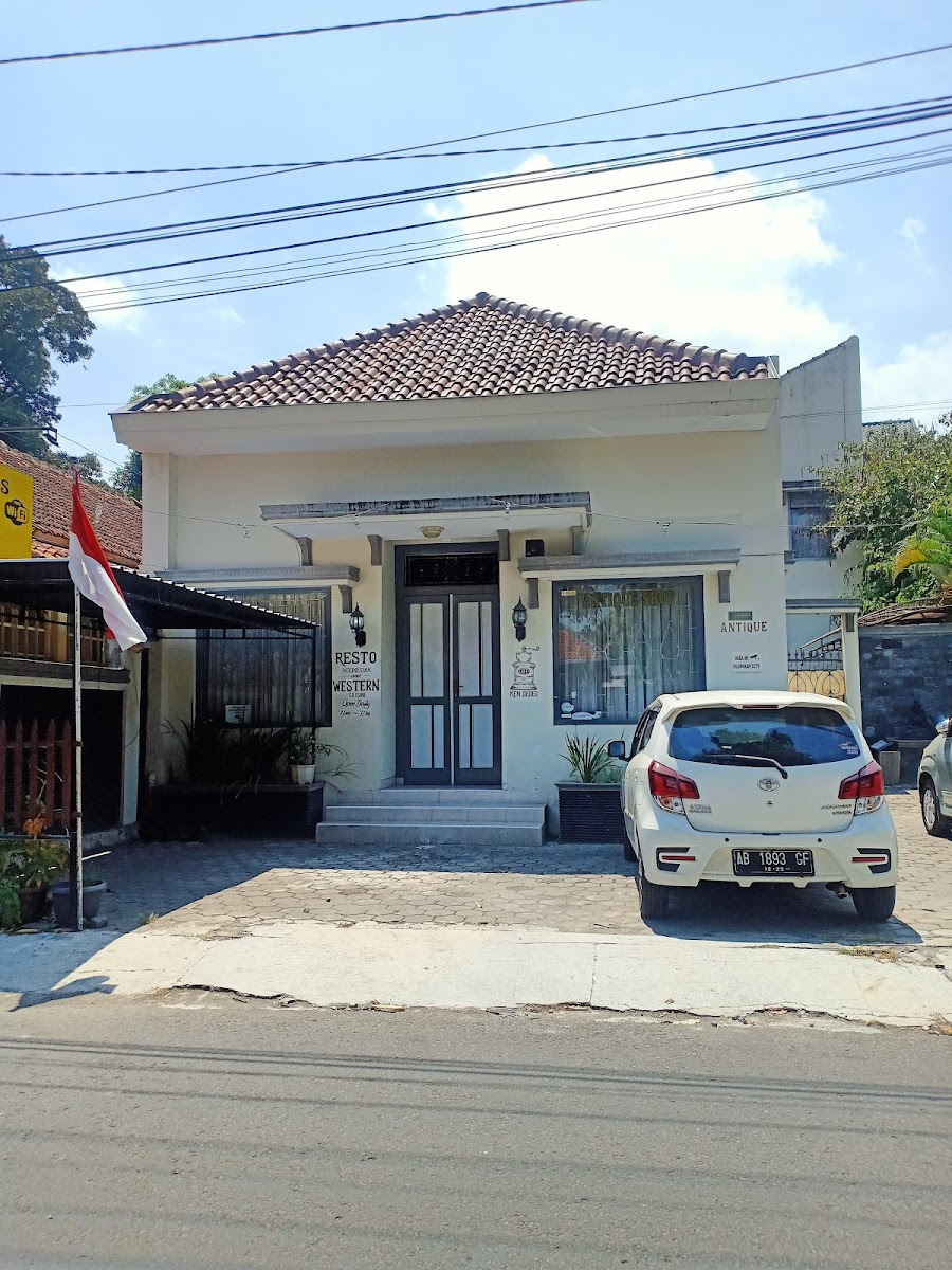 KENDEDES CAFE & ANTIQUE SHOP꧋ꦏꦼꦤ꧀ꦝꦼꦣꦼꦱ꧀ꦕꦥ꦳ꦺ&ꦄꦤ꧀ꦠꦶꦐꦸꦮꦺꦱ꧀ꦲꦺꦴꦥ꧀ - 3