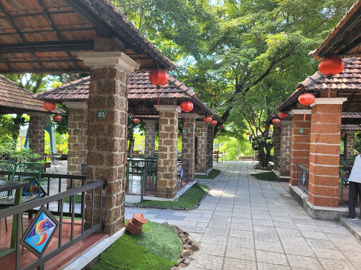 Cafe Sân Vườn Sơn Sáu Sang