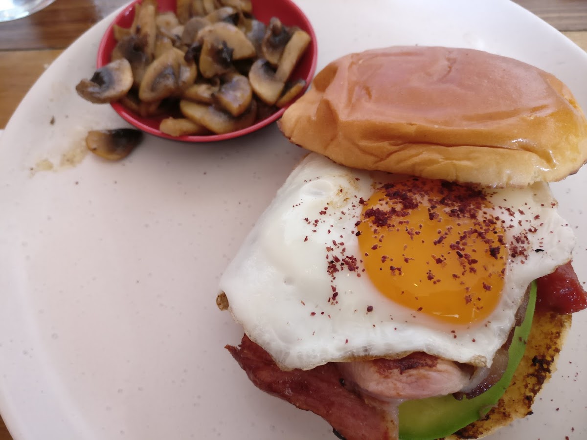 The Window Cnr Cafe - 10