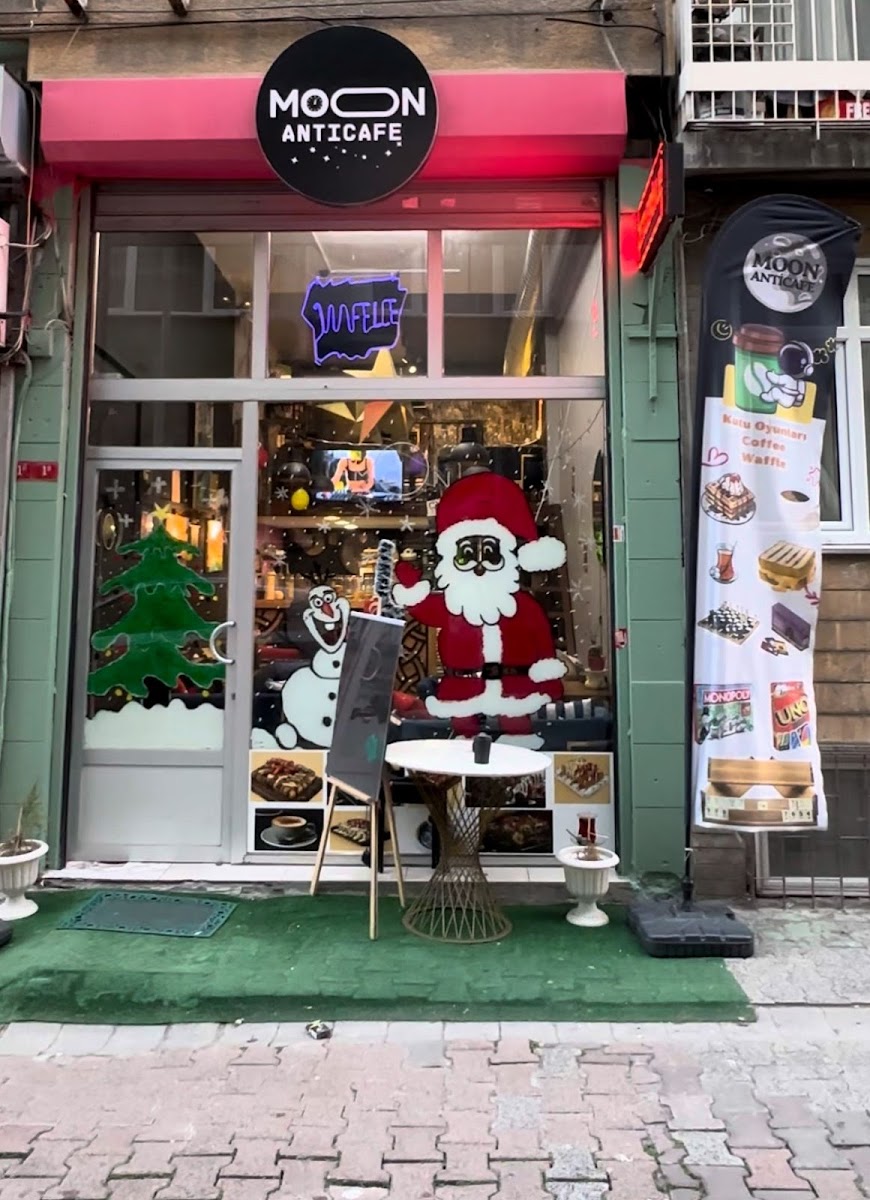 Moon Anticafe