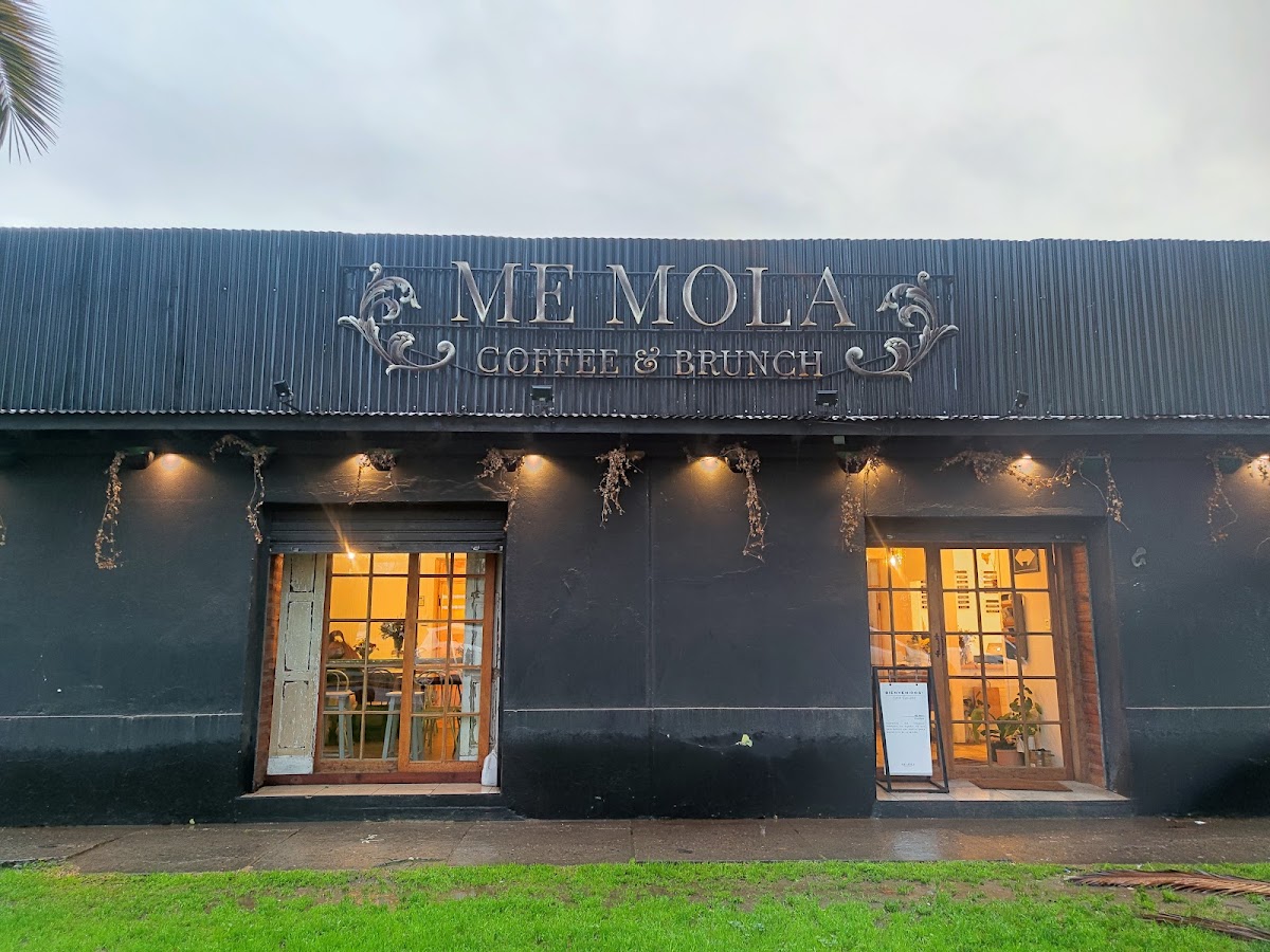 Me Mola Coffee & Brunch