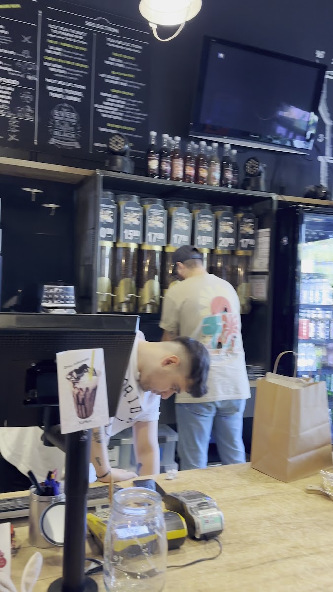 Kaffein Cosmopolis - 2