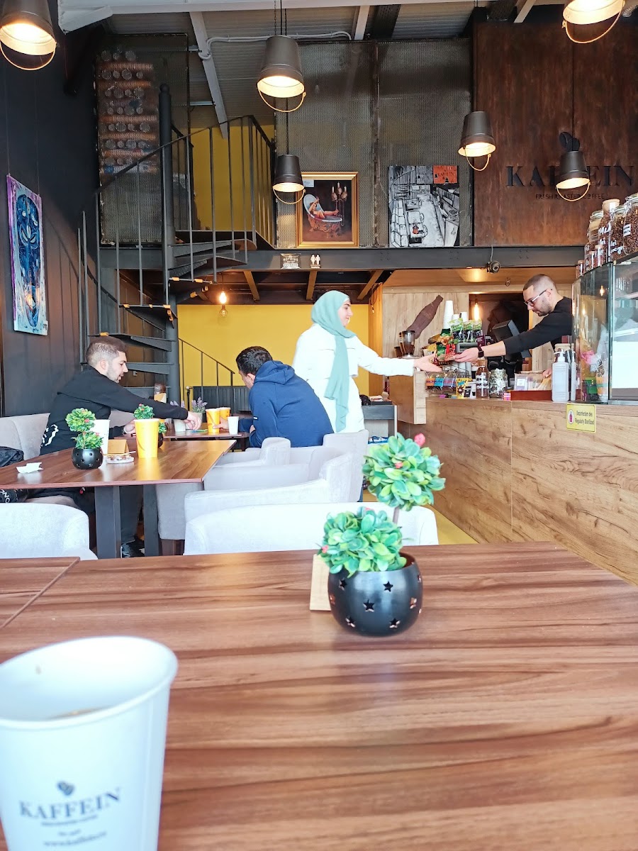Kaffein Cosmopolis - 6
